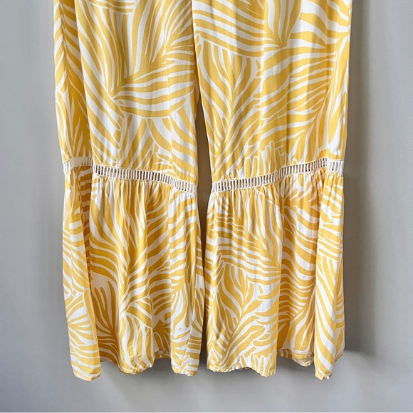 True Destinations Pants Women's Medium Yellow Tropical Pull On Beachy Boho Flare - Picture 6 of 12